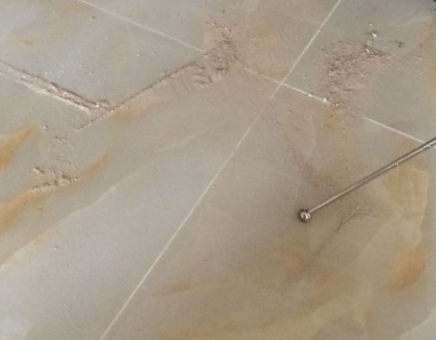 连江瓷砖空鼓维修公司分享粘合剂选择不当在瓷砖铺贴过程中可能导致以下问题