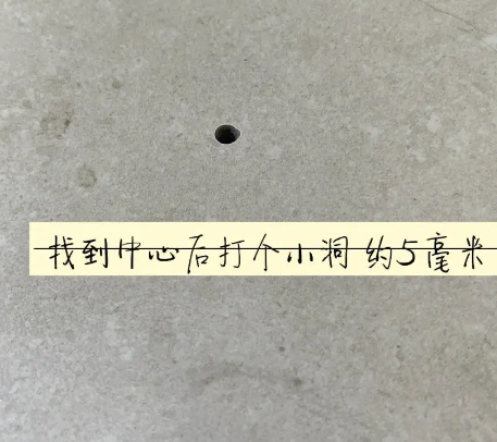 连江瓷砖空鼓维修公司专业解答在瓷砖铺贴过程中，如果砂料搅拌不均匀，将会带来以下问题